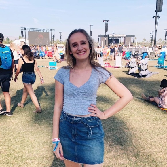 Meet your Posher, Emily - Picture 1 of 1